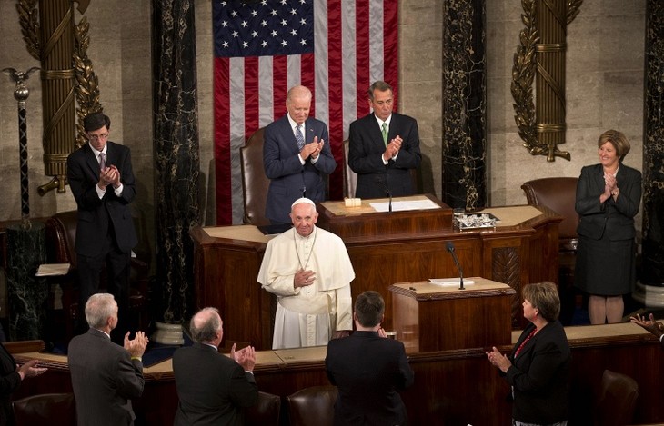 Папа Римский Франциск выступил с обращением на совместном заседании обеих палат Конгресса США - ảnh 1